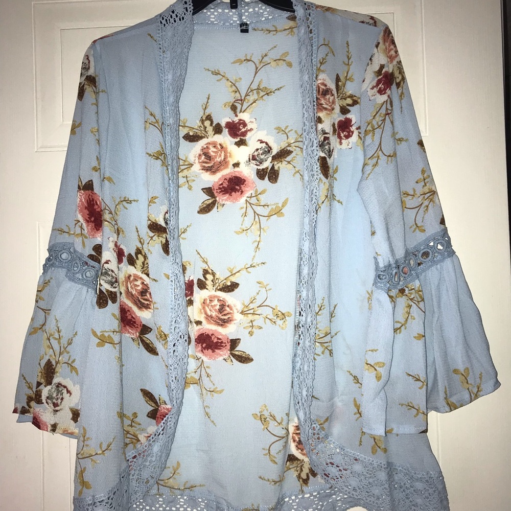 Floral kimono/cardigan